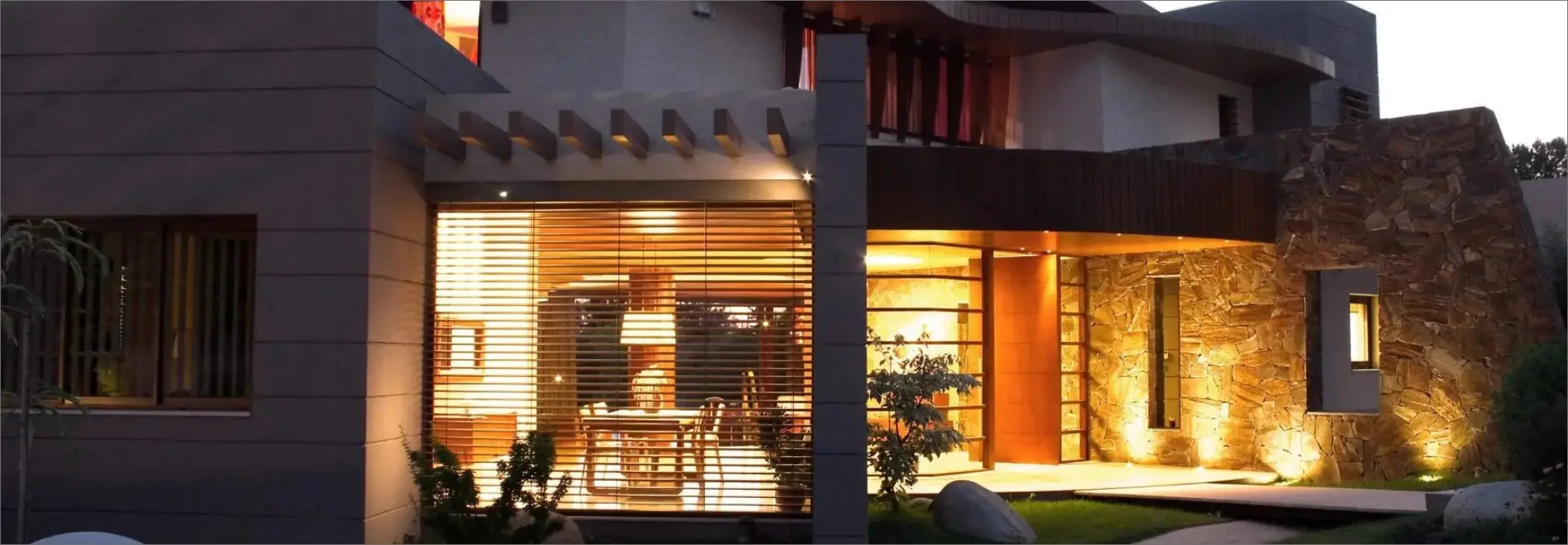  Home surrounded by garden 